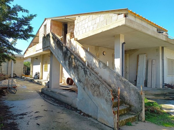 casa indipendente in vendita a Comiso