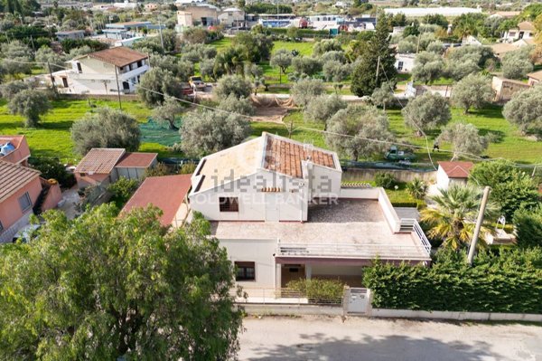 casa indipendente in vendita a Comiso