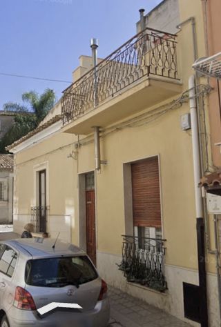 casa indipendente in vendita a Comiso