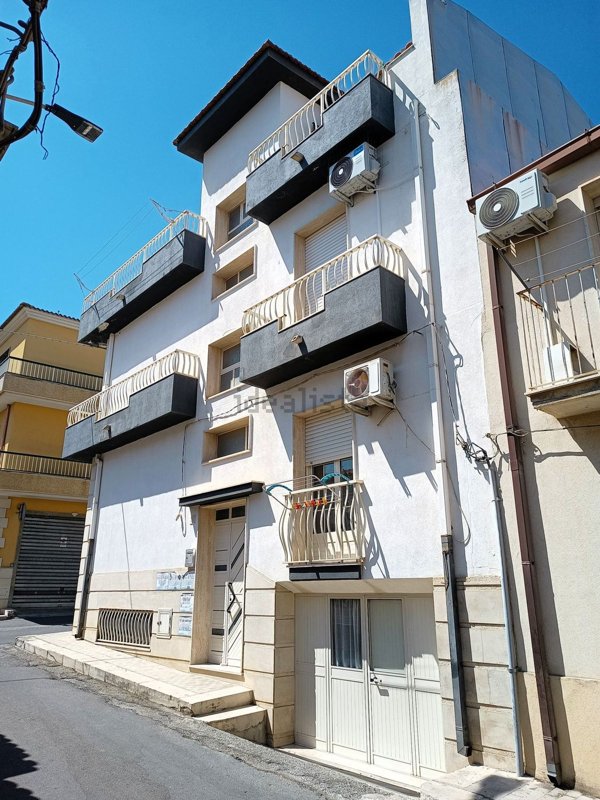 casa indipendente in vendita a Comiso