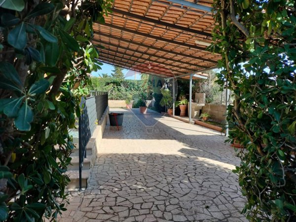 casa indipendente in vendita a Comiso in zona Centro Storico