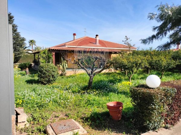 casa indipendente in vendita a Comiso