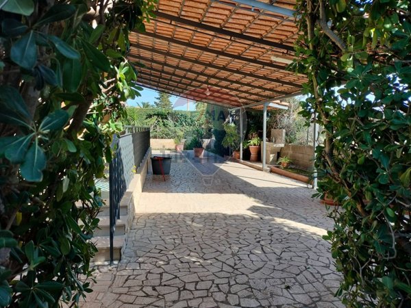 casa indipendente in vendita a Comiso