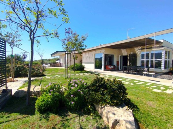 casa indipendente in vendita a Comiso