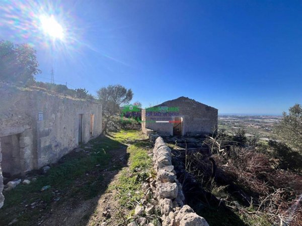 casa indipendente in vendita a Comiso
