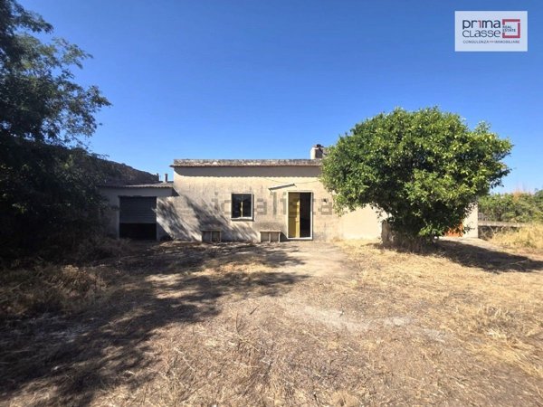 casa indipendente in vendita a Comiso in zona Pedalino