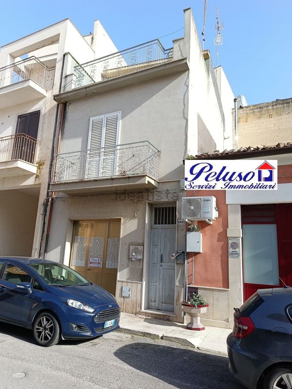 casa indipendente in vendita a Comiso