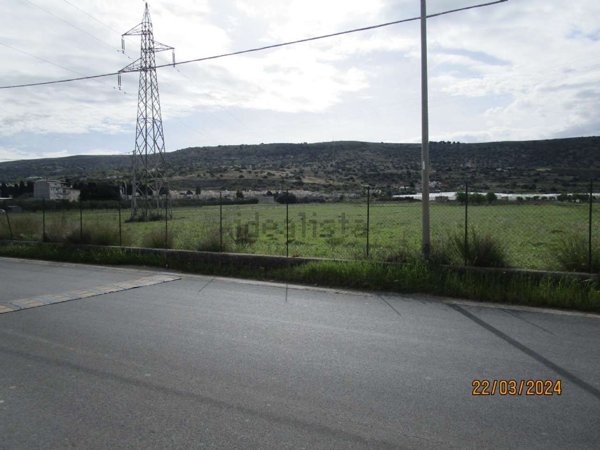 terreno edificabile in vendita a Comiso