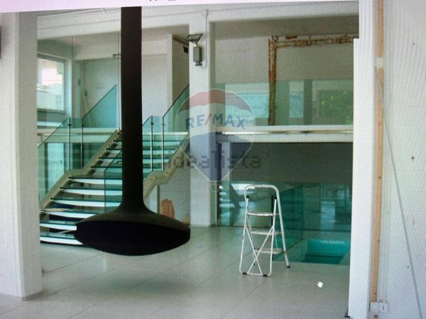 locale commerciale in vendita a Comiso