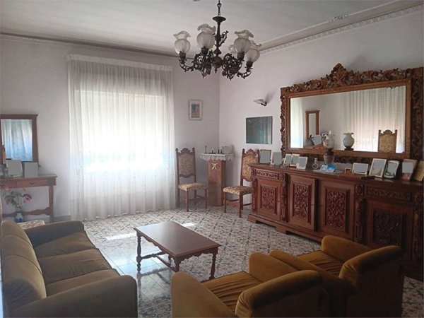 appartamento in vendita a Comiso in zona Centro Storico