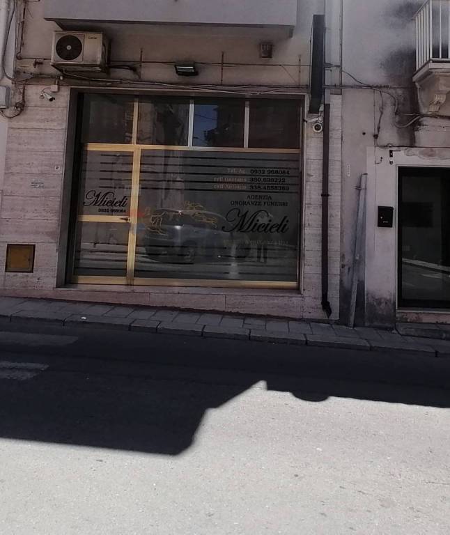 negozio in vendita a Comiso
