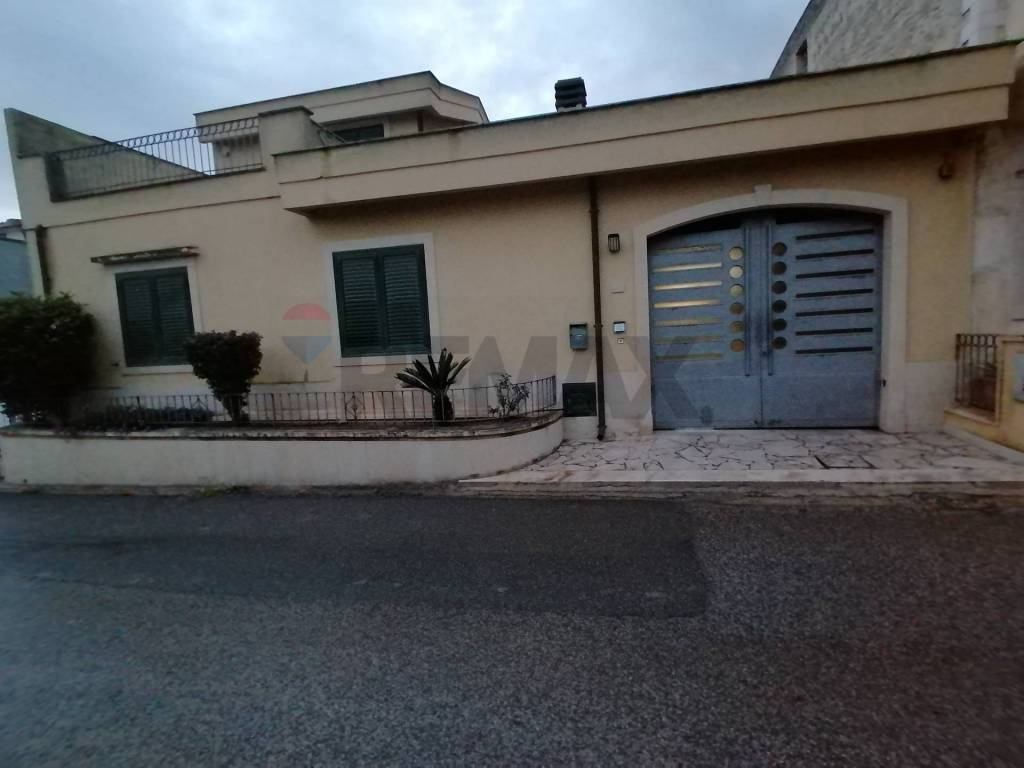 casa indipendente in vendita a Comiso