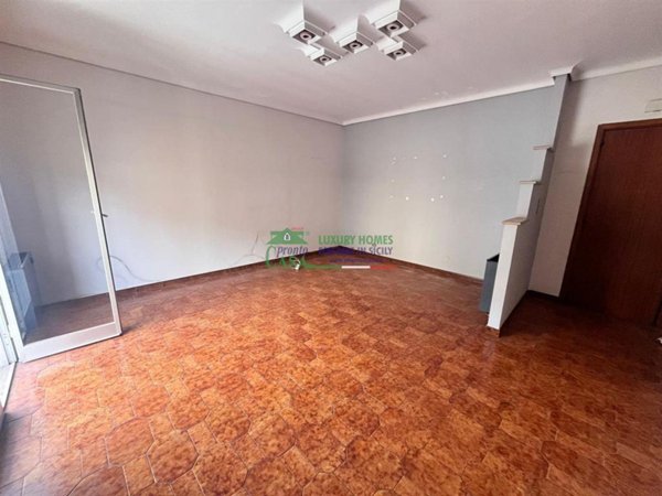 appartamento in vendita a Comiso in zona Centro Storico