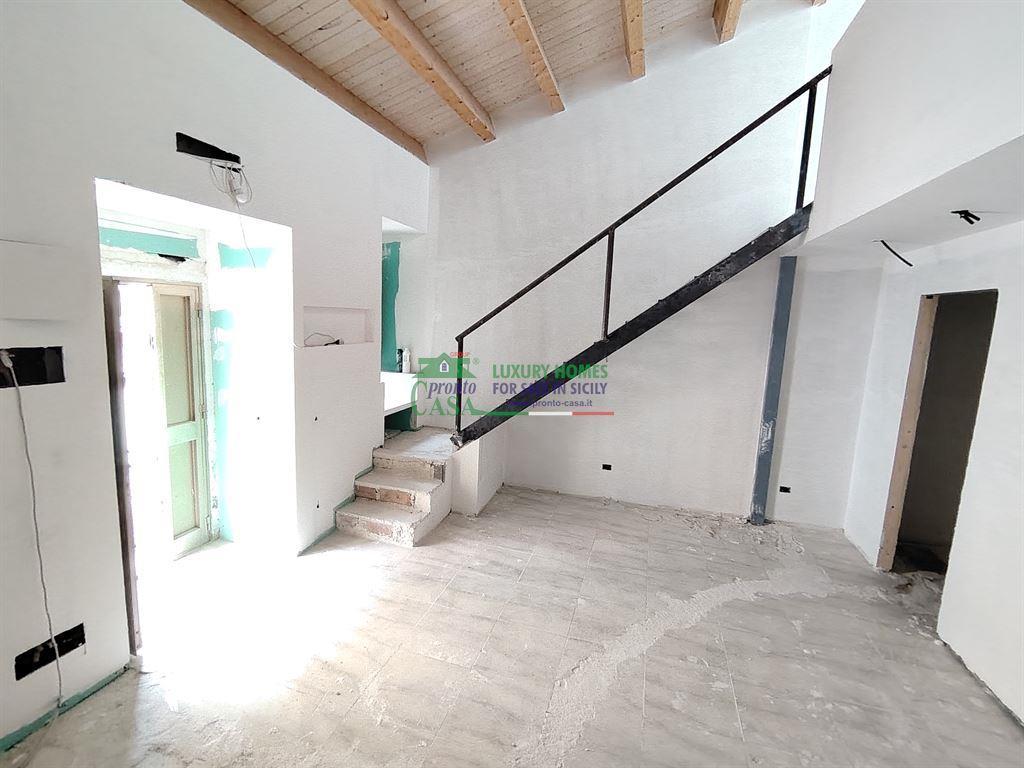 casa indipendente in vendita a Comiso in zona Centro Storico