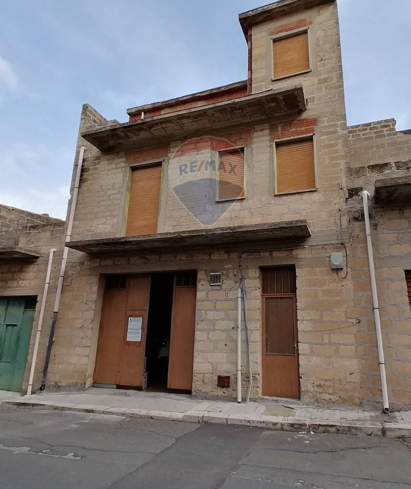 casa indipendente in vendita a Comiso