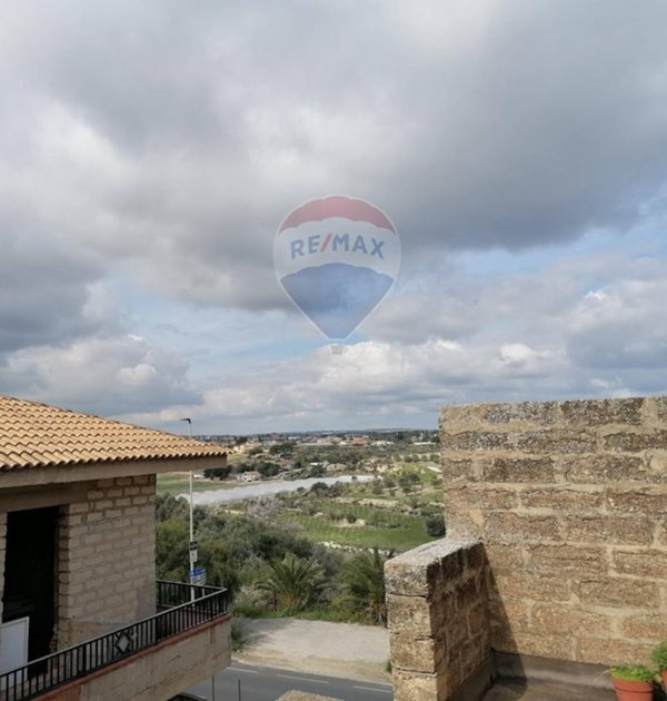 casa indipendente in vendita a Comiso