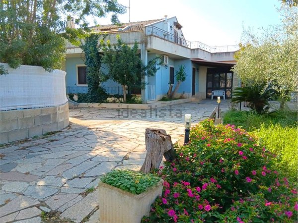 casa indipendente in vendita a Comiso