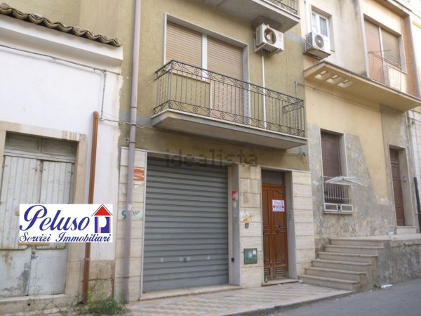 casa indipendente in vendita a Comiso in zona Centro Storico