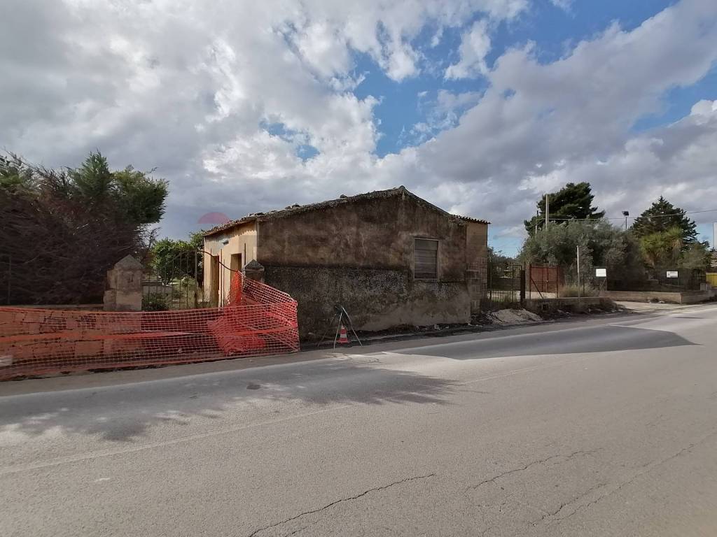 casa indipendente in vendita a Comiso