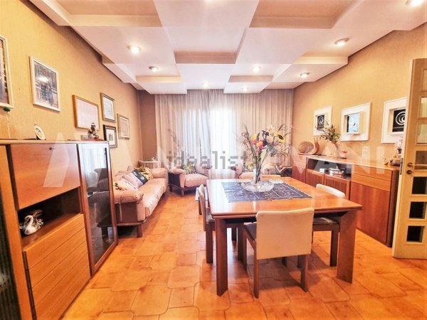 casa semindipendente in vendita a Comiso