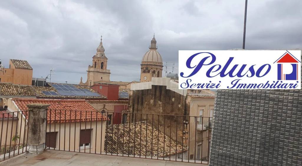 casa indipendente in vendita a Comiso in zona Centro Storico