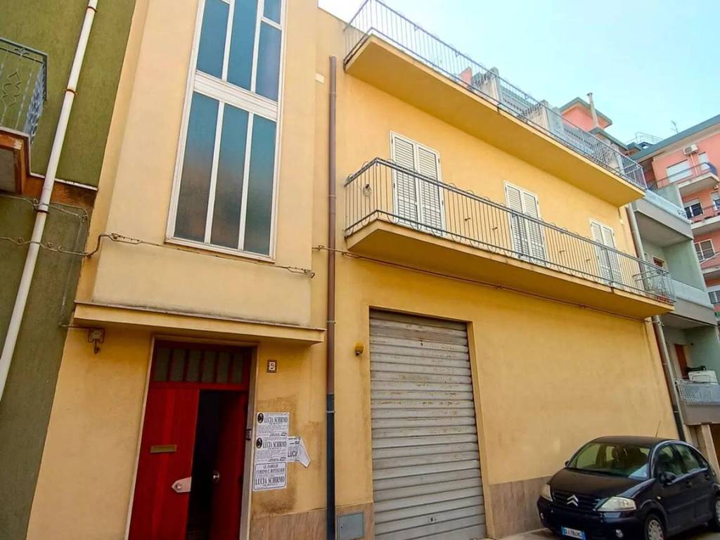 casa indipendente in vendita a Comiso