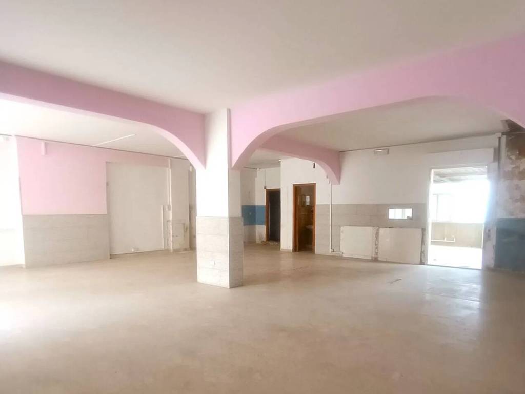 negozio in vendita a Comiso