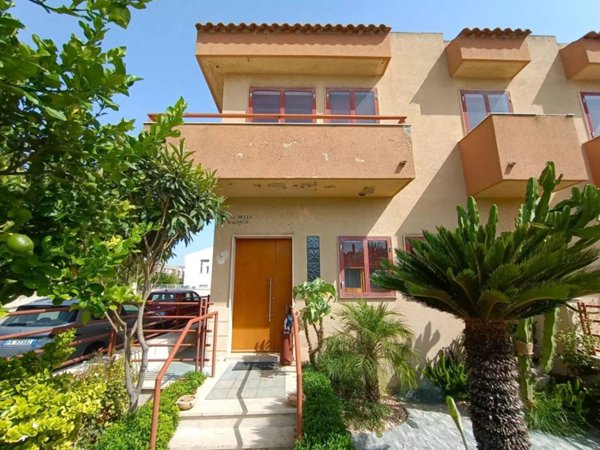 casa indipendente in vendita a Comiso