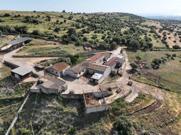 casa indipendente in vendita a Comiso
