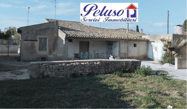 casa indipendente in vendita a Comiso