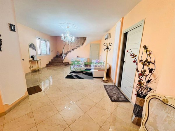 casa indipendente in vendita a Comiso