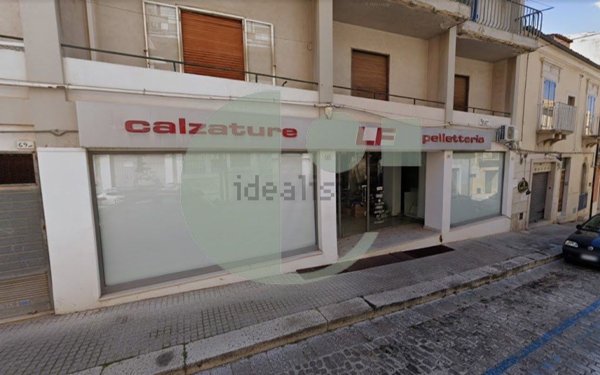 locale commerciale in vendita a Comiso