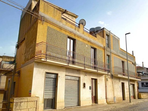 intera palazzina in vendita a Comiso