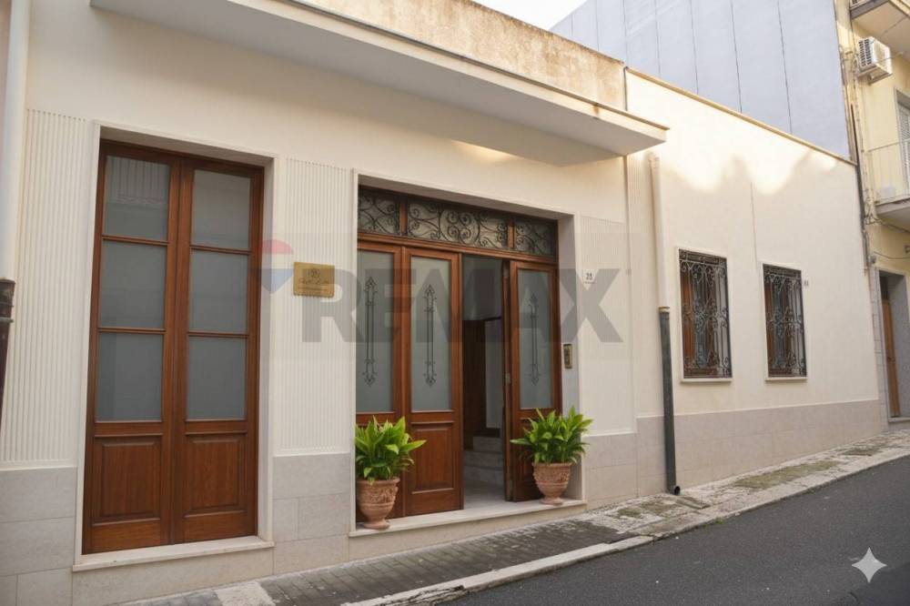 casa indipendente in vendita a Comiso in zona Centro Storico