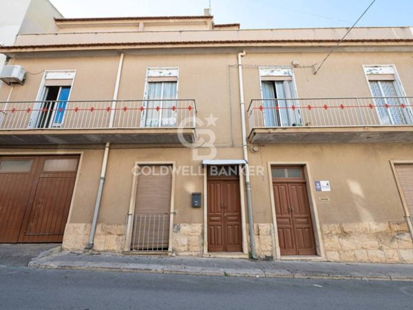 casa indipendente in vendita a Comiso