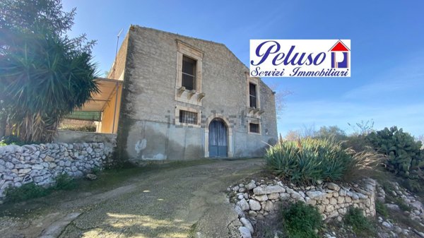 casa indipendente in vendita a Comiso