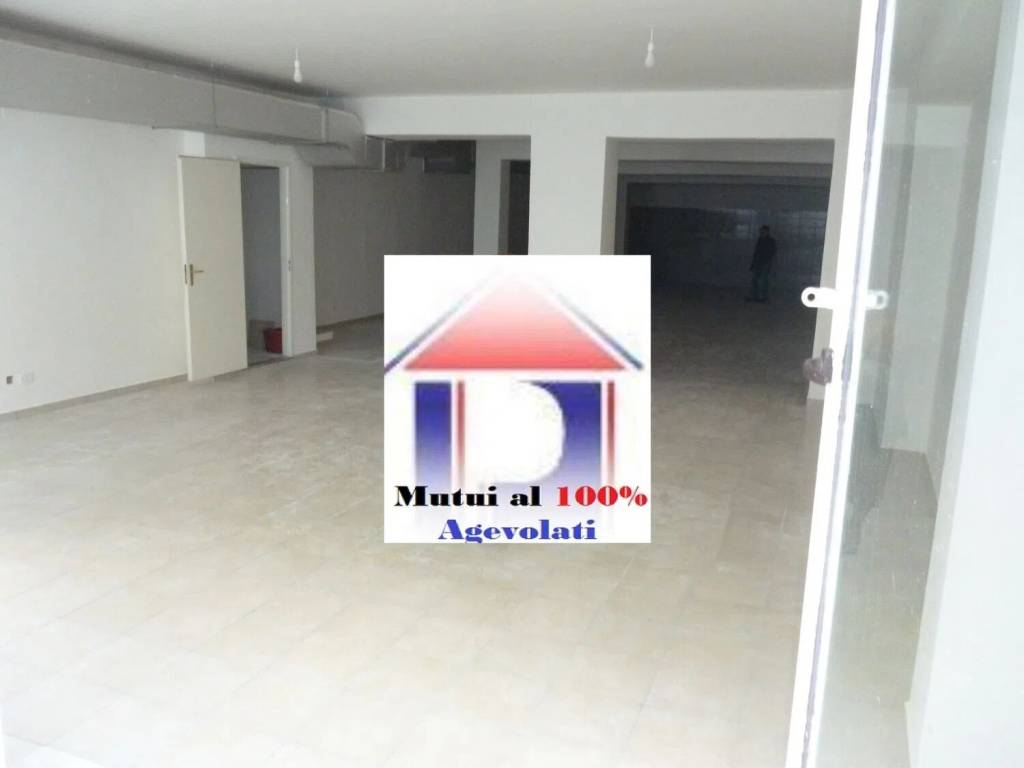 negozio in vendita a Comiso