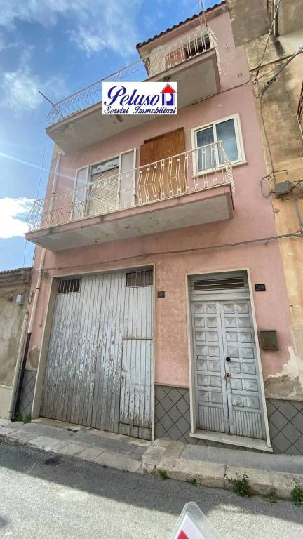 casa indipendente in vendita a Comiso