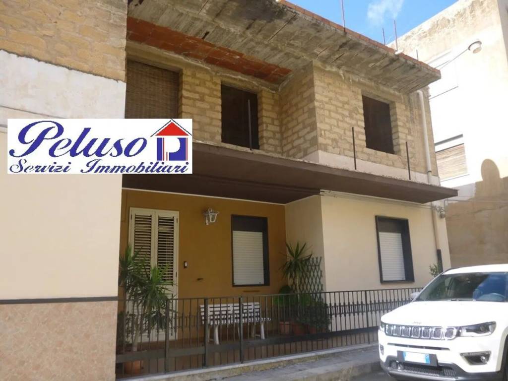casa indipendente in vendita a Comiso