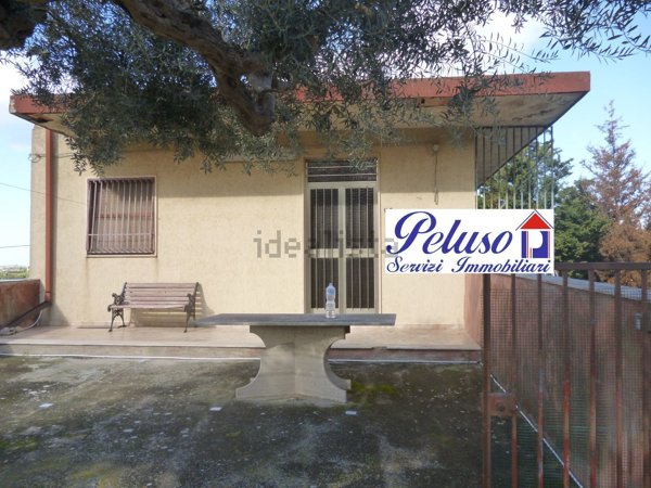 casa indipendente in vendita a Comiso in zona Centro Storico