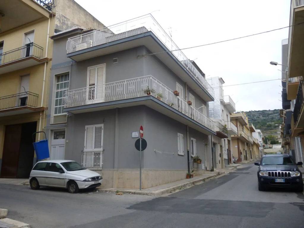 casa indipendente in vendita a Comiso