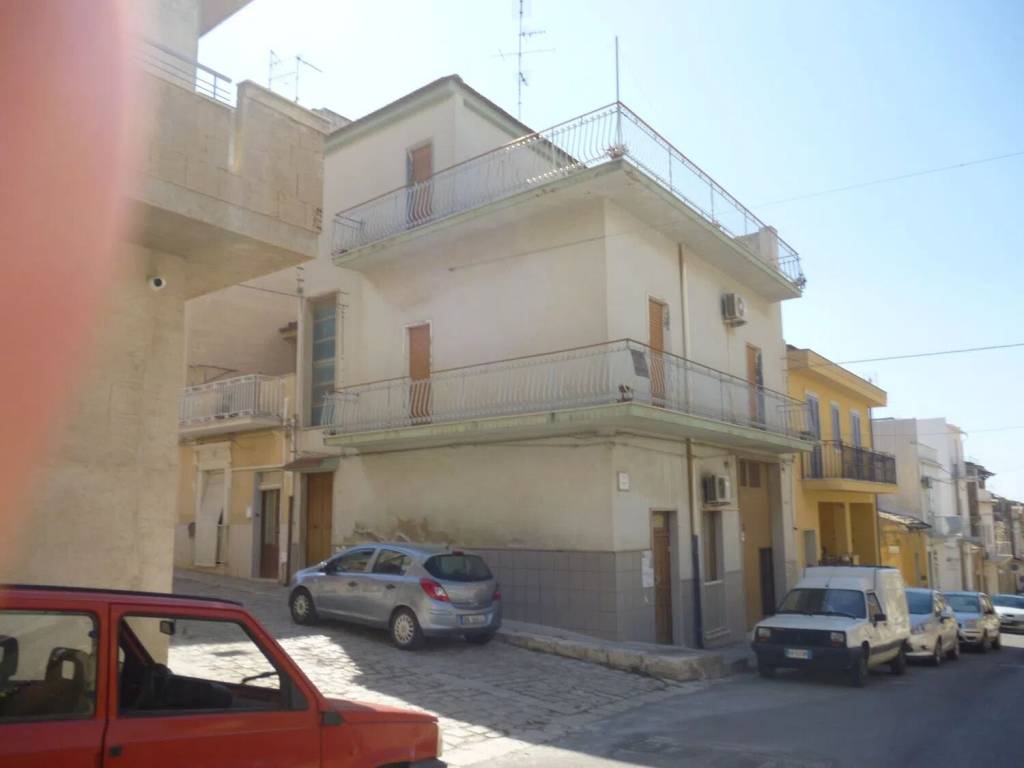 casa indipendente in vendita a Comiso