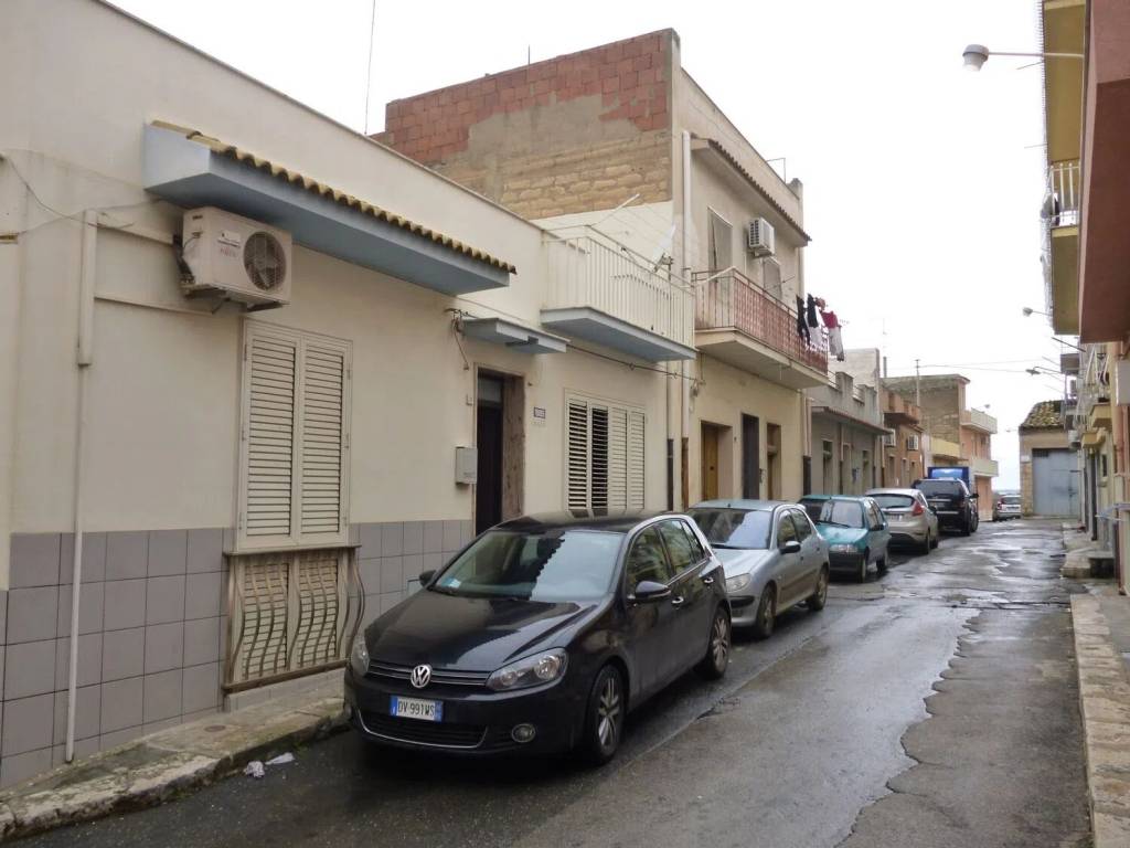 casa indipendente in vendita a Comiso