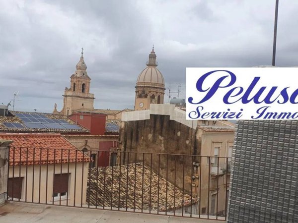 casa indipendente in vendita a Comiso in zona Centro Storico