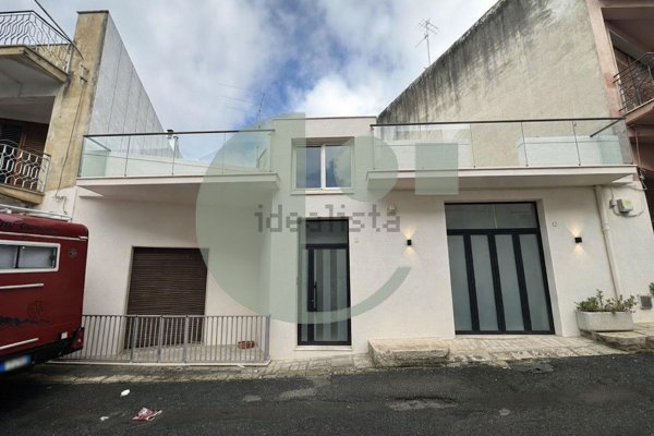 casa indipendente in vendita a Comiso