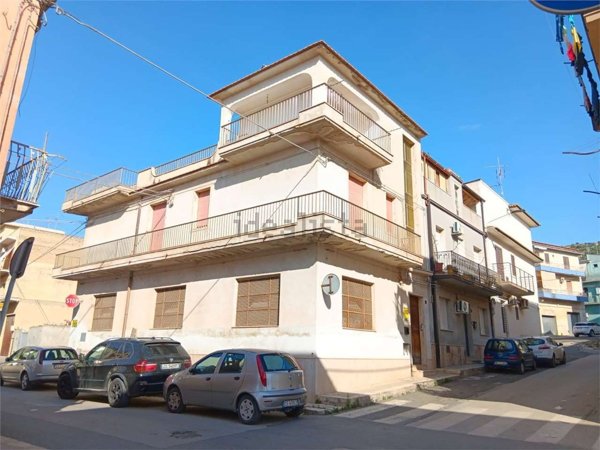casa indipendente in vendita a Comiso