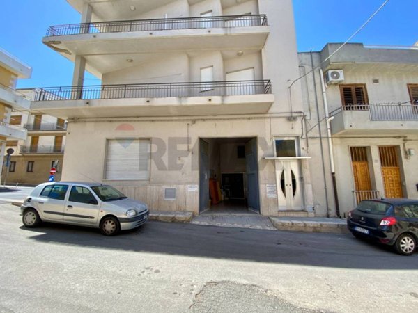 locale di sgombero in vendita a Comiso