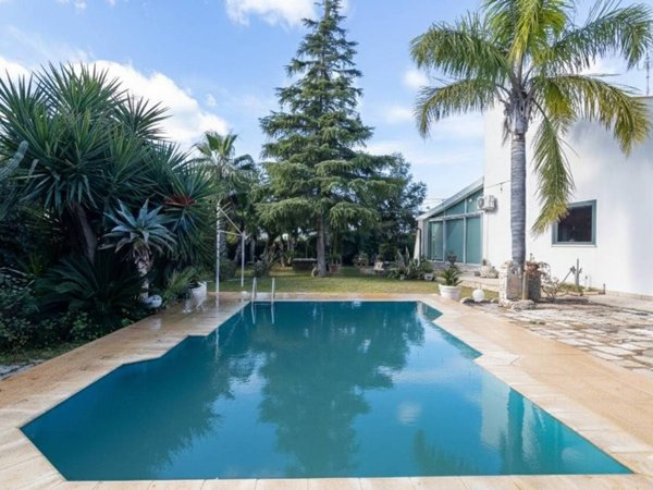 casa indipendente in vendita a Comiso