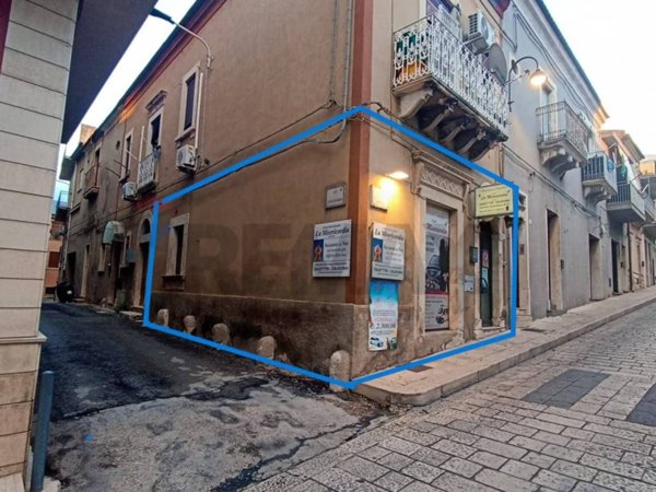 negozio in vendita a Comiso