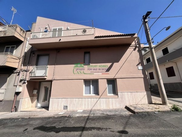 appartamento in vendita a Comiso in zona Centro Storico